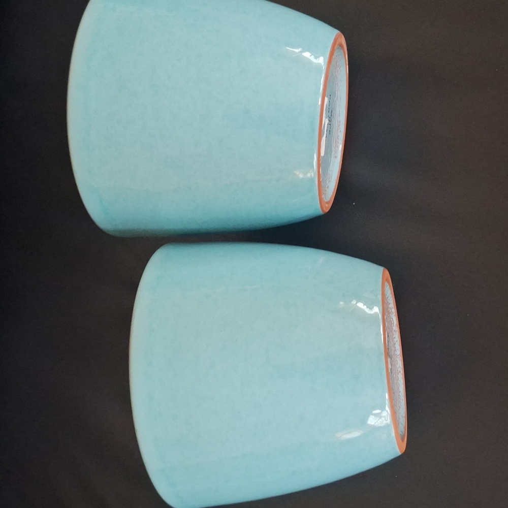 Pair of Planters - Picture 5 of 5